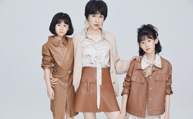 鲍蕾母女写真曝光，十一岁陆雨长势喜人，四肢纤细到难以置信