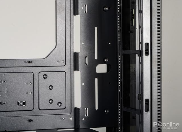 航嘉GX560S机箱评测：全景侧透与精致做工的结合