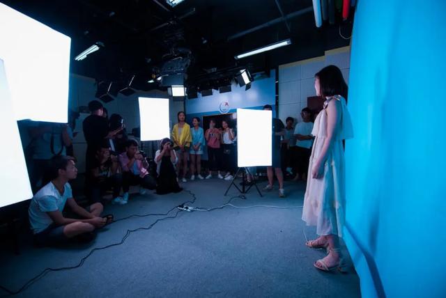 五百强合作单位多，还是全川唯一一所电子信息类公办高等职业院校