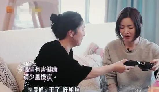 当《婆婆和妈妈》放一起，看林志颖撕下“伪装
