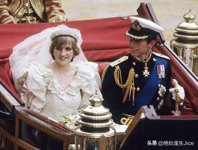 72岁卡米拉依旧受宠！头顶戴安娜的珍珠泪王冠，得意笑容藏不住