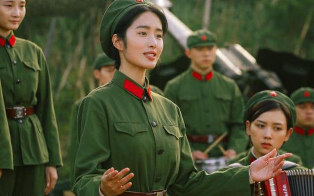 女星“男友义父”哪家强，成人典礼告诉你！