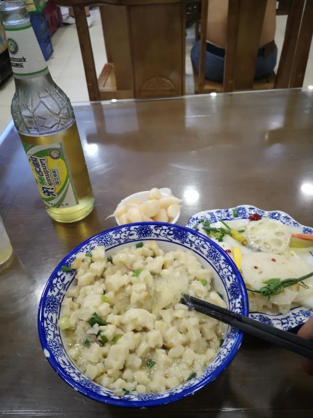 大众旗下的顶级性能小钢炮——高尔夫R，只有懂车的人才会买吧