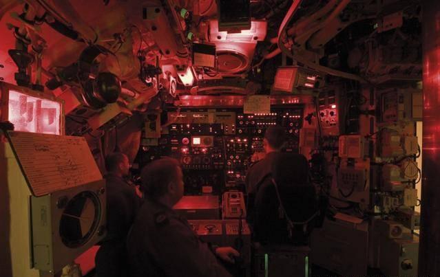 美国核潜艇创造“奇迹”，一次部署两年半，航