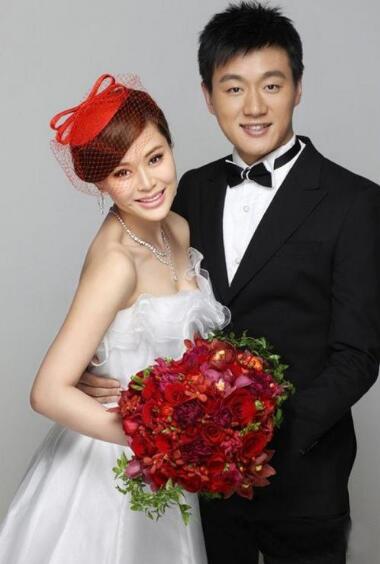 佟大为身后：卧床35年不能动弹的父亲，眼中常年