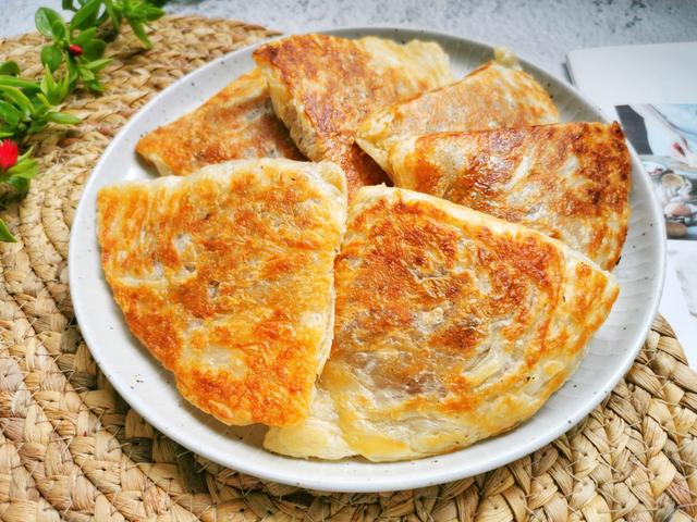 免揉面，适合早餐吃的酥皮馅儿饼，10分钟出锅，厨房小白秒变大厨