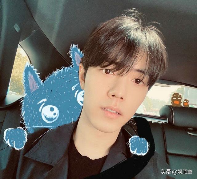 《陈情令》一周年之际，大量杀青照流出，那时肖战的笑太治愈了