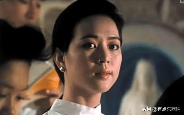 她靠拍性感写真爆红，正红时嫁入豪门，今60岁隐退后成百亿阔太