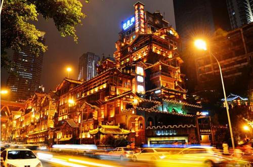 作为西南两大网红城市，从地理和气候来说，重庆和成都哪个更好？