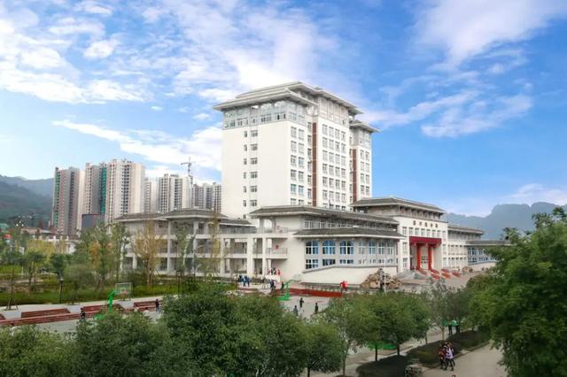 雅安除了“雅雨”、“雅鱼”、“雅女”，还有雅安职业技术学院