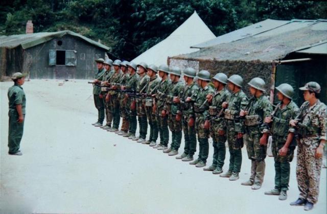 越战解放军一个月就逼近河内，美军为什么打了