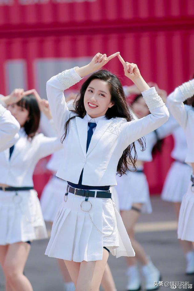 杨幂为王艺瑾刘梦打call，期待《创造营2020》总决