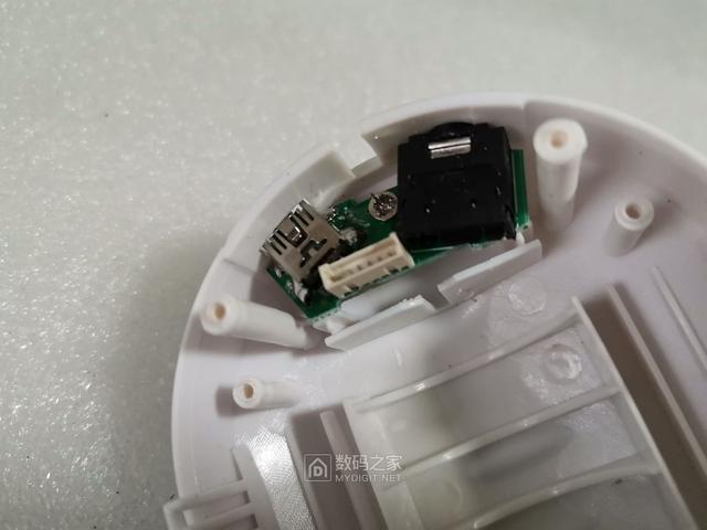 售价昂贵！详细拆解头部按摩器，带你一探内部功能与构造！