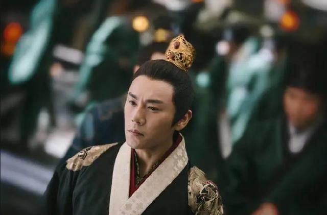 《隐秘的角落》后，秦昊搭档李沁出演古装言情