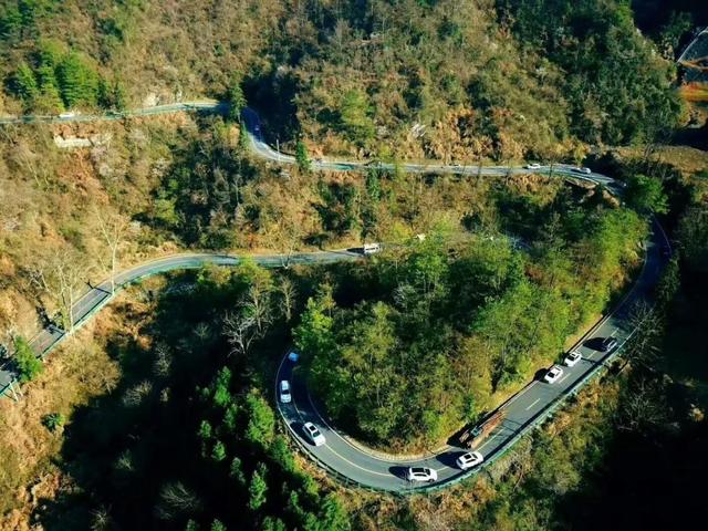 中国最危险的公路，40余名武警在此牺牲，通车第