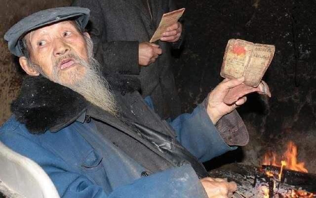 他隐居山中多年，因一张照片惊动上级，领导：邱少云和您是何关系