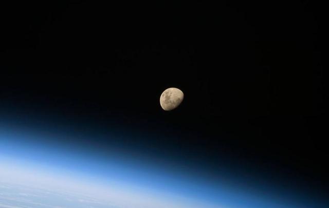 从月亮上看地球有何恐怖之处？