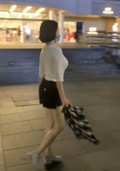 郑恺火锅店抄袭？李晨调戏柳岩？50岁许晴身材前凸后翘似少女？