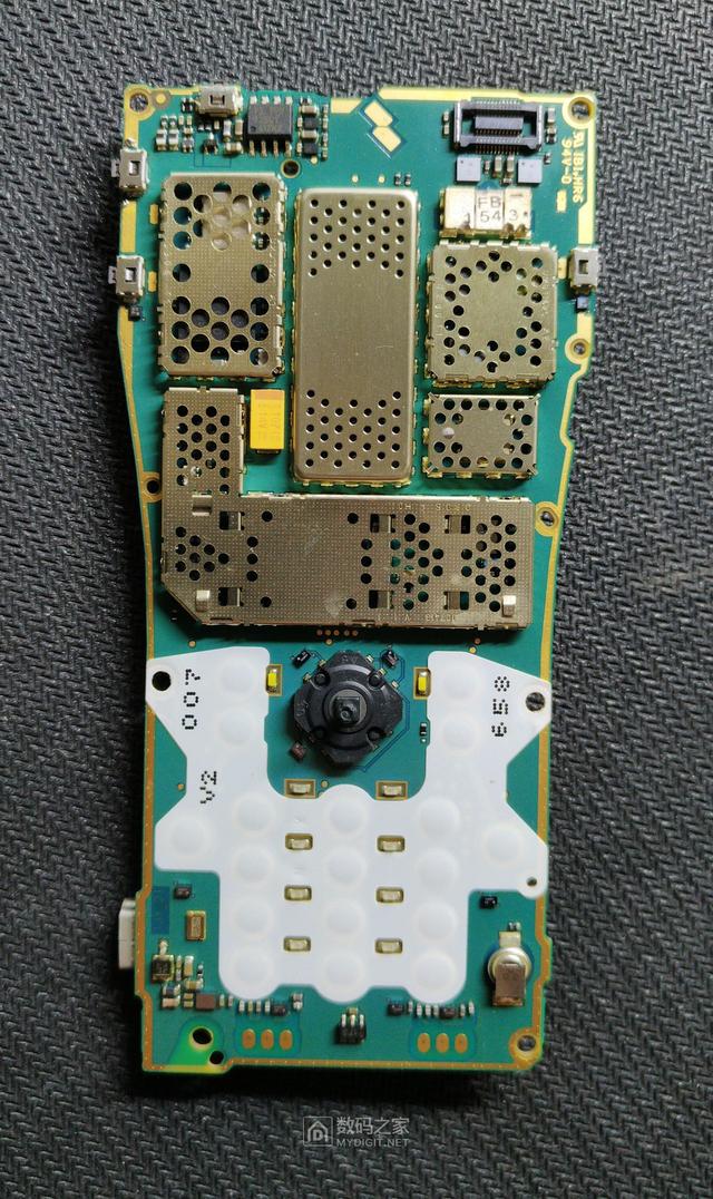 內置機械硬盤！諾基亞曾經的黑科技手機N91詳細拆解+硬件簡單分析