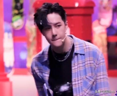 街舞：王一博和队员现场聊不停，忍不住直接跳