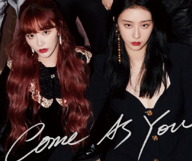 THE9又一全家福来袭，赵小棠陆柯燃都在前排，安崎要用放大镜看