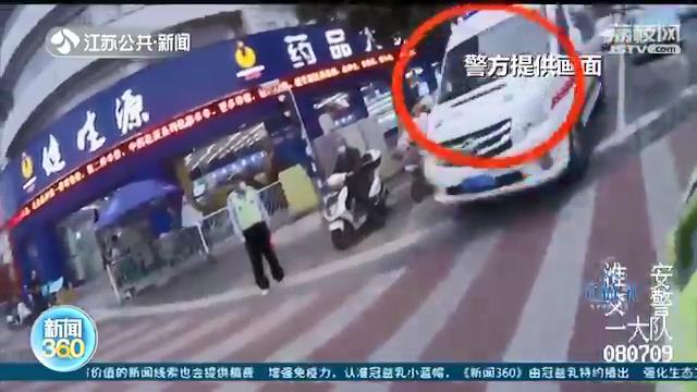 及时！救护车遭遇晚高峰 交警37秒开辟“生命通道”