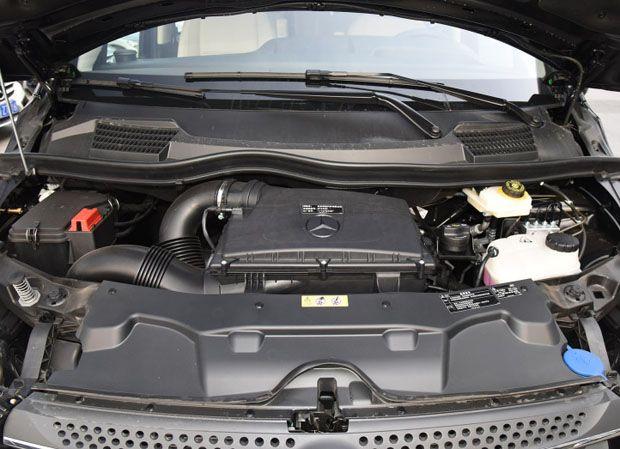 7座“大块头”奔驰也亲民，长近5.4米，2+2+3布局，如今仅28.98万