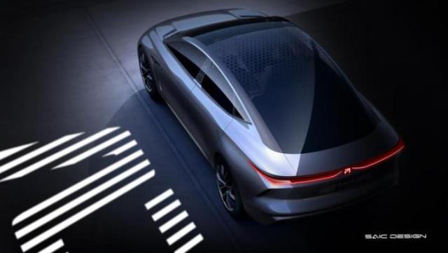 706km续航的小鹏P7只要25万！蔚来又着火了？