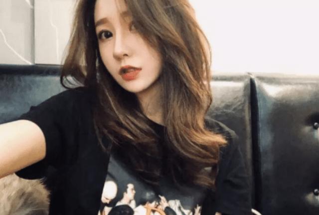 温婉生活照流出，甜美外表下隐藏"大缺陷"，真不愧是黑凤梨