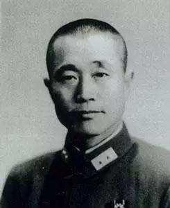 3縱"四保臨江"：戰(zhàn)士房天靜，一人擊潰一個排，俘虜一個班