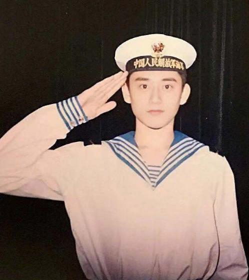 钱枫胖了！海涛在旁边显得小鸟依人，仿佛开了