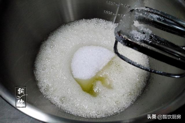 做蛋糕总失败，试试这做法，厚实不开裂，嫩得直颤悠，特别香