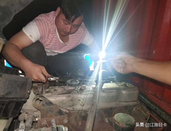 救援人员背后的救援支持，江淮轻卡五星服务与您同行