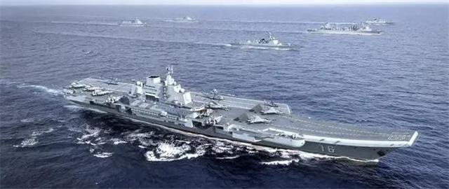 我国新航母001A舰载机训练起飞降落与辽宁舰载机