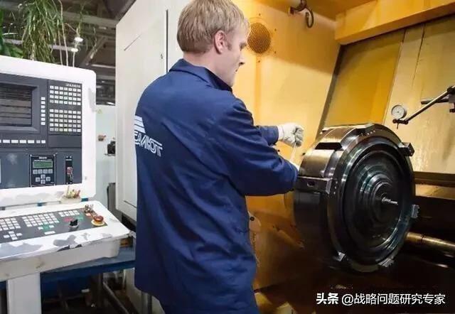 俄罗斯曝光重要战机发动机工厂