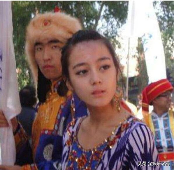 鞠婧祎、程潇的初中照，杨超越初中照，看到迪