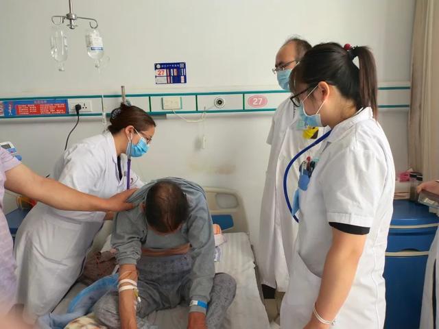 中医药健康扶贫国家中医医疗队工作纪实