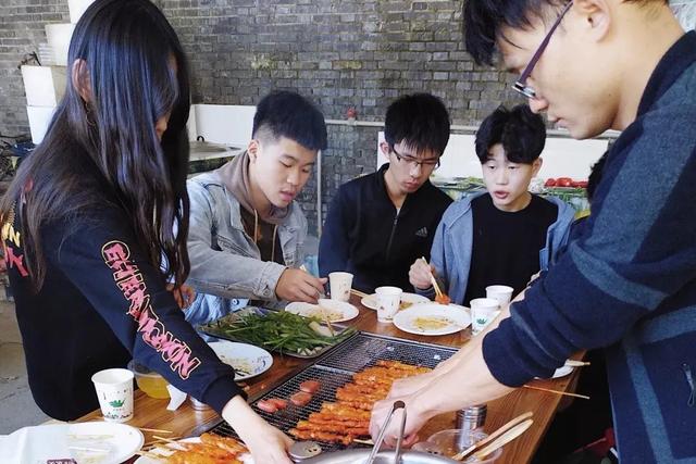 不是吧阿sir，跟他学绘画，0基础小白都能逆袭大神？