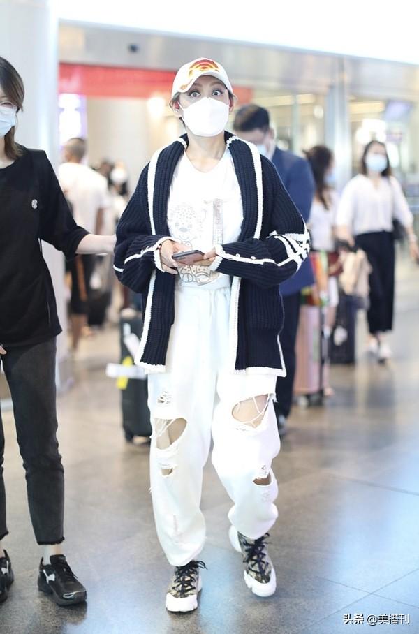 宁静|粉丝机场送宁静哪吒套装 拿乾坤圈混天绫摆pose