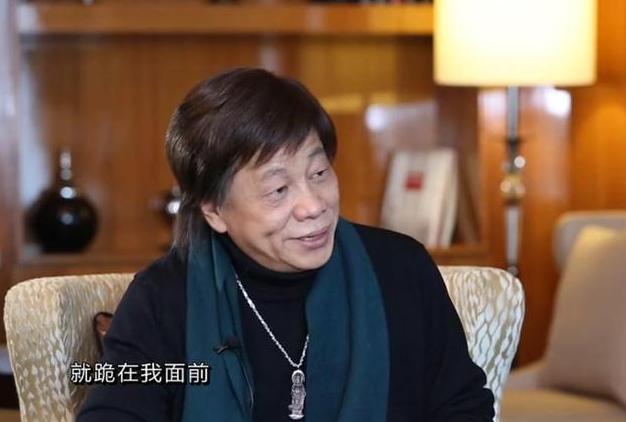 “火云邪神”梁小龙：单挑十几人，妻子却被泼