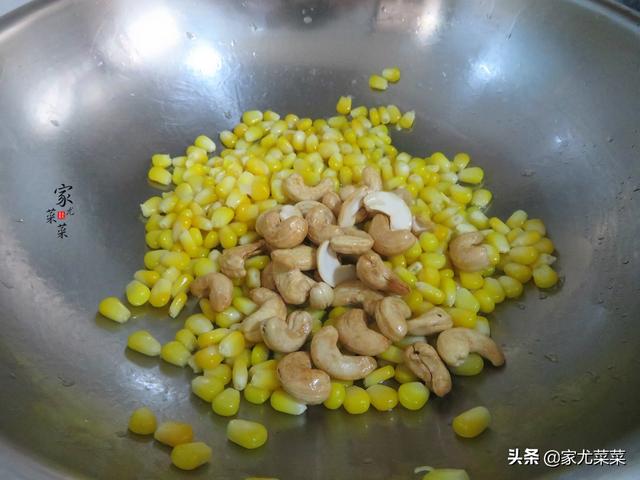 玉米和它是绝配，做法简单，菜色金灿，口感甘甜，比吃肉强