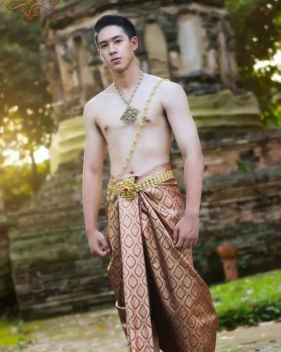 中、日、泰三国传统服饰同台大PK，大家都说：这个国家输的有点惨