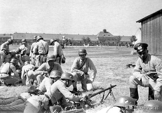 扛机枪徒步行军50公里，德国新兵这项训练放在今