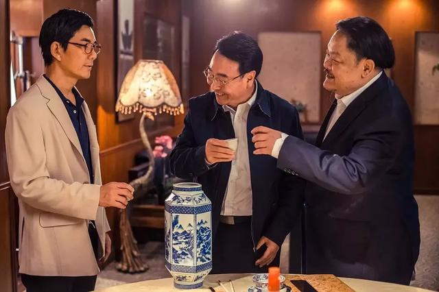 如果当下的香港现实是对的，那么过去的香港电影就是错的