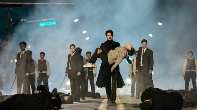 退伍后首部作品之战，金秀贤大获全胜，李敏镐