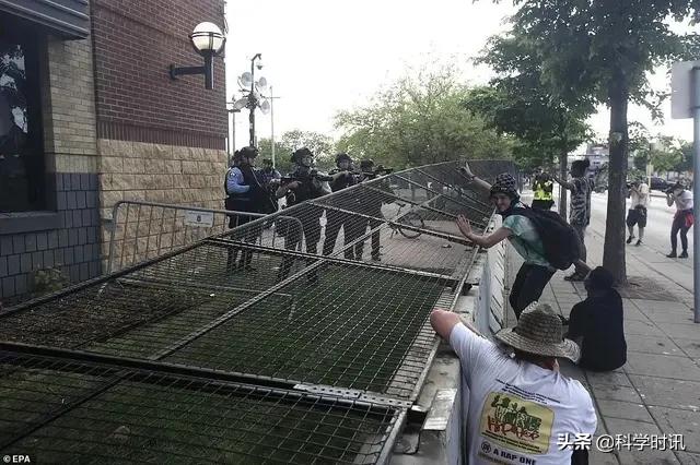 最新消息：因一名非裔死亡，美国多地发生严重