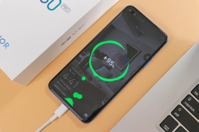 荣耀V30 Pro测评：优缺点都足够明显，却少有机型能与之竞争