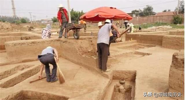 古墓发掘出40把“机关枪”，距今1700多年，专家：孔明真乃神人也
