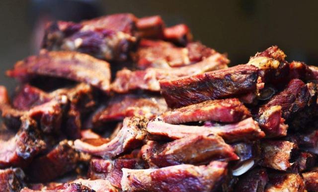 全国人民都爱腌腊肉，3个地方最出名，有没有你的家乡？