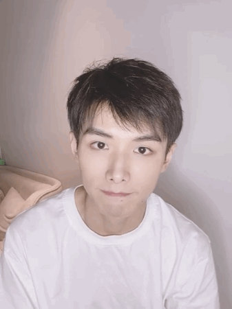 新剧没达到预期，赵弈钦连泼自己三杯水给于正